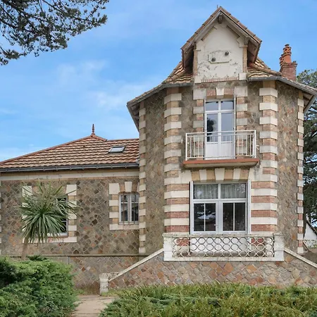 Maison Familiale Pour 8 Proche Et Bourg A St Brevin Casa vacanze Saint-Brévin-les-Pins